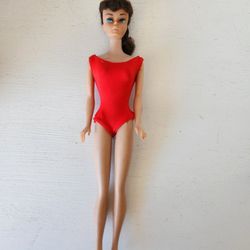 Vintage #7 Brunette Ponytail Barbie 