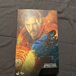 Hot toy Doctor Strange (Infinity War)