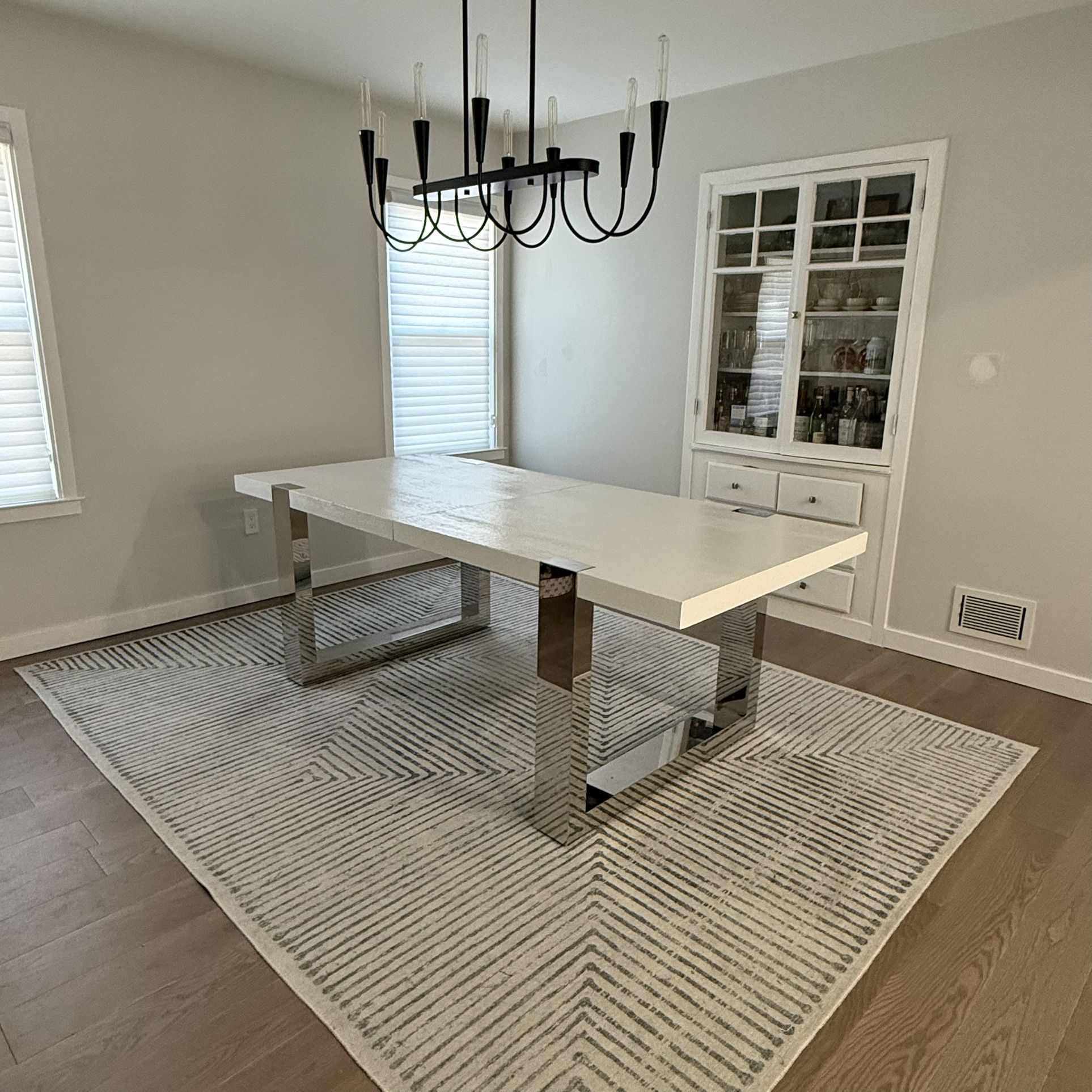 Contemporary Dinning Table Extendable 6-8 People