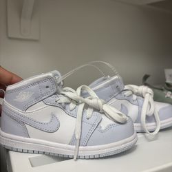 Nike dunks 7.5c lavender/ periwinkle