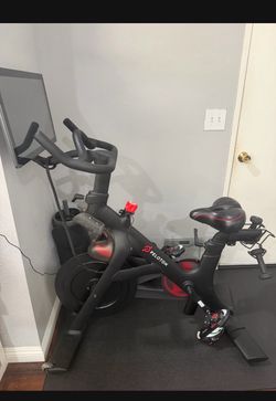 🚴‍♀️ Peloton Bike (Original) – Excellent Condition 🚴‍♂️