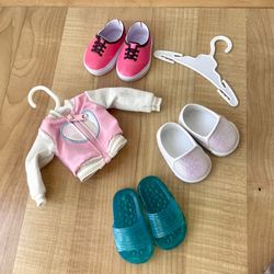 Battat Glitter Girls Dolls Jacket, Shoes & Hanger accessories.