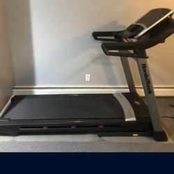 NORDICTRACK C850I TREADMILL ( LIKE NEW & DELIVERY AVAILABLE TODAY)
