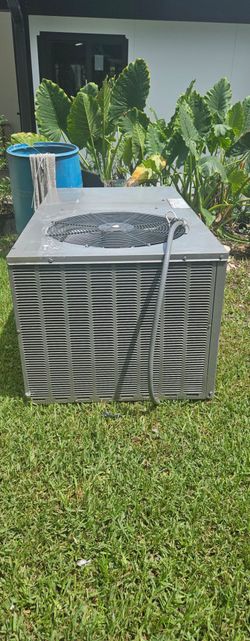 Air Conditioner A/C packet unit/ una unidad