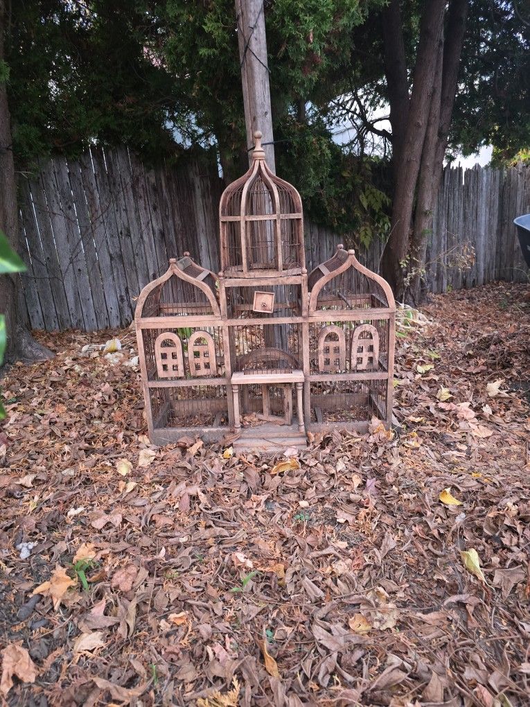 In old antique but very beautiful birdhouse