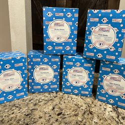 6 MLB Legends Figurines Mantle, Mays… 