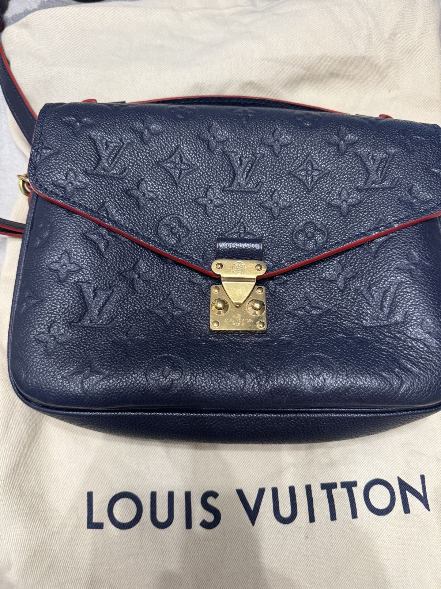 Louis Vuitton Métis Pochette Purse