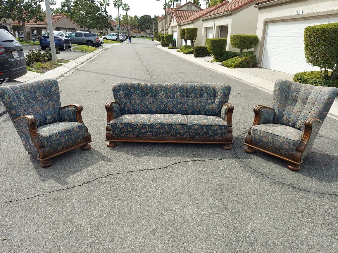 FREE-Sofa and Armchairs