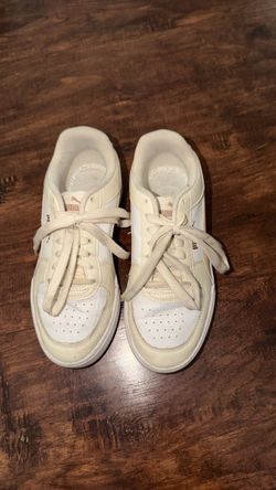 Puma shoes size 4