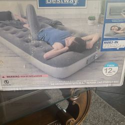 bestway air matress for home or outdoors 