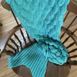 Aqua Knit Child’s Mermaid Tail