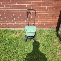 Scottsbasic Walk-behind Fertilizer Dispenser
