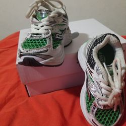Saucony  Little unisex Sneakers Size 4m