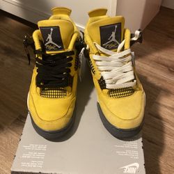 Jordan 4 Retros Lighting 