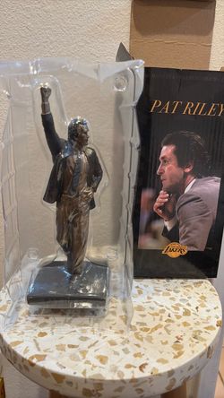 Pat Riley Lakers Mini Statue Giveaway
