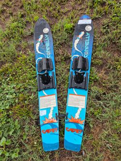 Kids water skis