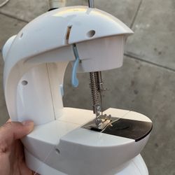 Lil’ Sew & Sew Sewing Machine (No Power Cord Or Cables)