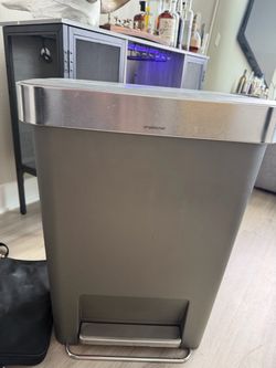 Simple human trash can