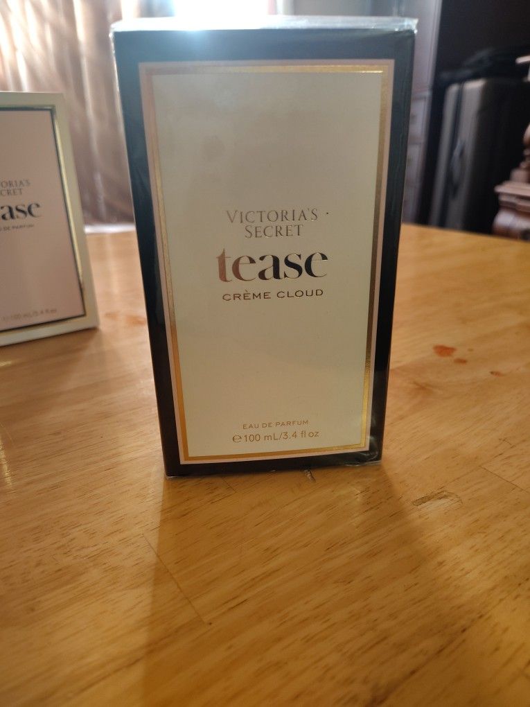 Victoria Secret Tease"Creme Cloud"