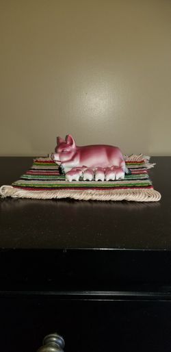 Vintage porcelain pig figurine