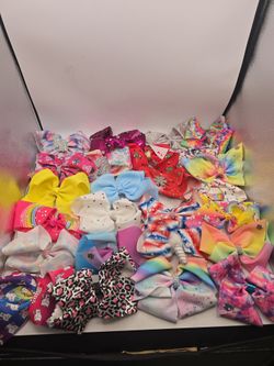 Collection of 25 jojo siwa bows