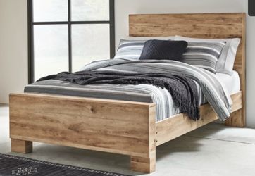 Luxury queen bed and side table set
