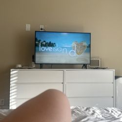 Samsung TV 43 inches