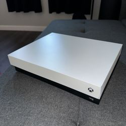 Xbox One X 