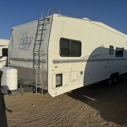 2005 Desert fox 30FT sleeps 8 onbored gen looks great