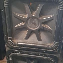 2 X15"  Kicker Solobaric with Ported Box