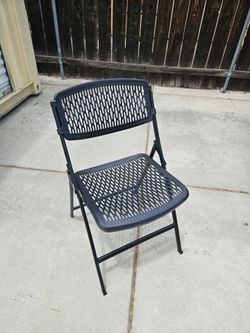 HDX Black Plastic Folding Chairs