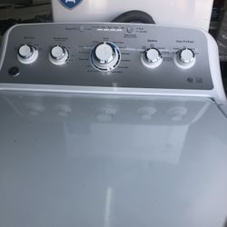 L. A. V. A. D. O. R. A. GE