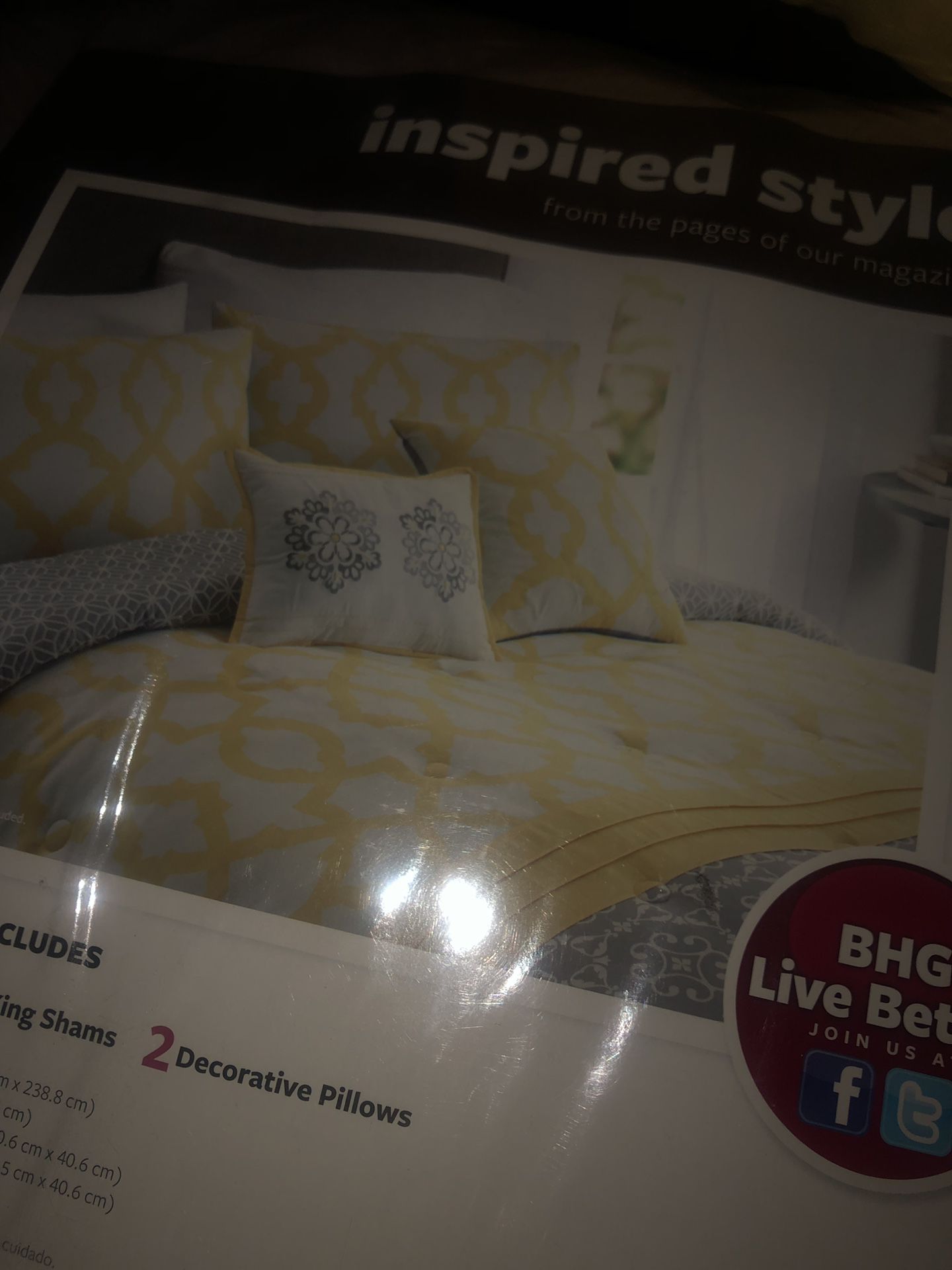 King comforter, 2 shams, 2 decorative pillows