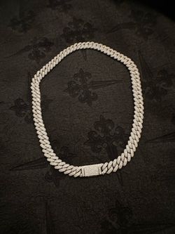 Cadena con moissanite