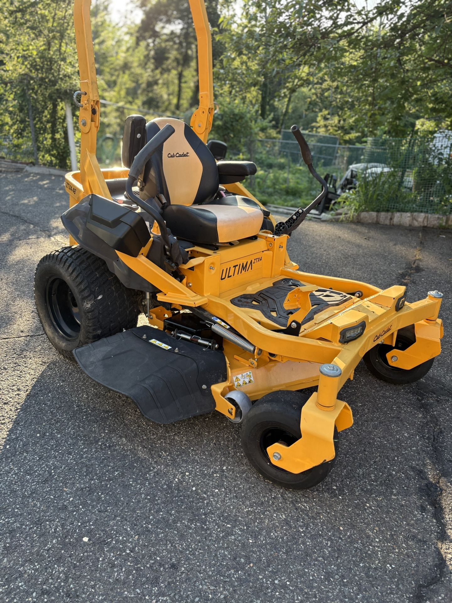 Cub Cadet 48” ZTX4 Zero Turn Mower