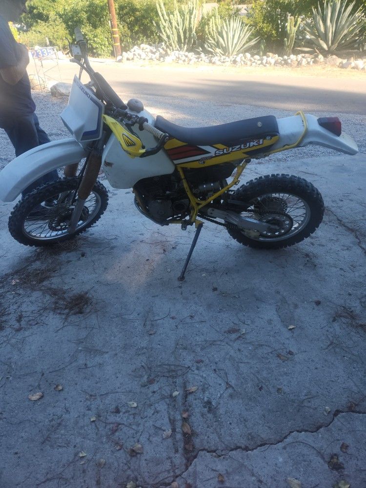 DR 350. Suzuki. Enduro.