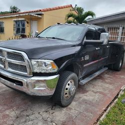 2015 Ram Laramie Longhorn 3500 6.7 Dually 