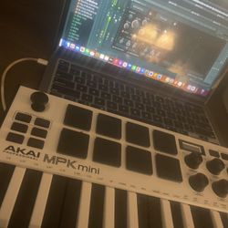 Akai mpk mini midi keyboard