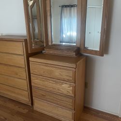 Oak Dressers With Mirror