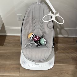 MamaRoo multi-motion baby swing