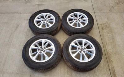 Kia Carnival 2022-2025 set of rims and tires 17’