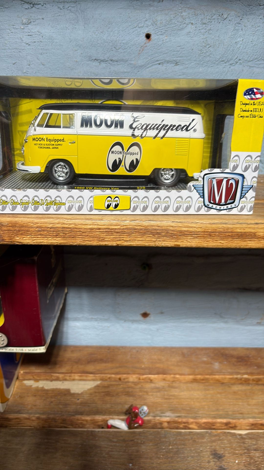 M2 Machines Moon 1960 VW Delivery Van S29 Moon Equipped 1:24 Chase / 500