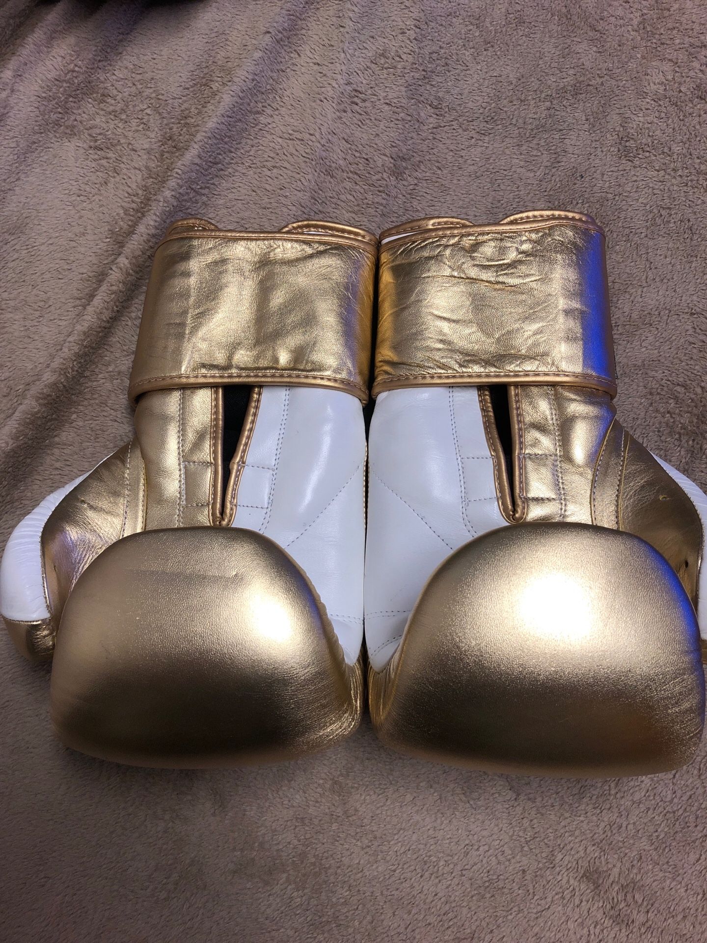 Brand new leather boxing gloves real leather