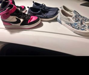 Girl cloths and shoes  20 $ for everything