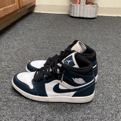 Jordan 1 Mid