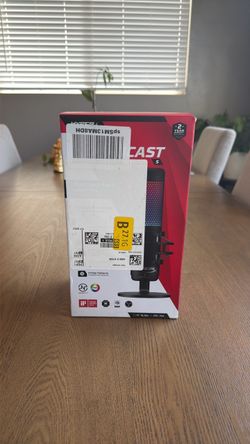 New HyperX QuadCast S USB Condenser Microphone - Customizable RGB (PC / PS5 / Mac) - In Box