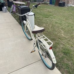 Woman’s Beach Cruiser