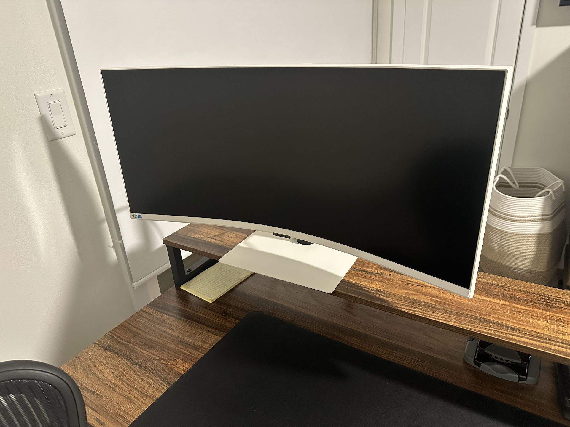 Samsung 34” Curved Computer Monitor, Thunderbolt 4