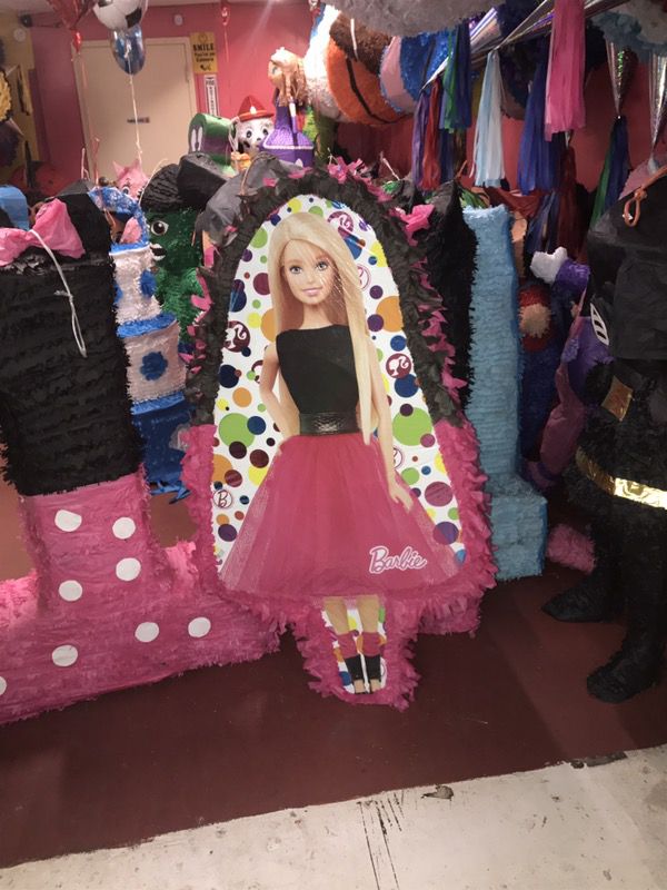 Barbie piñata pinata