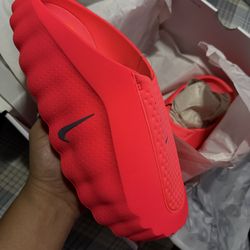 Nike Mind 001 Solar Red